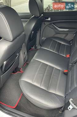 Внедорожник / Кроссовер Ford Kuga 2010 в 