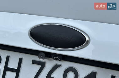 Внедорожник / Кроссовер Ford Kuga 2013 в 