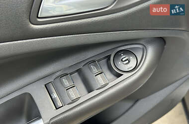 Внедорожник / Кроссовер Ford Kuga 2013 в 