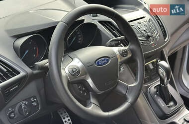 Внедорожник / Кроссовер Ford Kuga 2013 в 