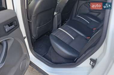Позашляховик / Кросовер Ford Kuga 2010 в  фото 10 Позашляховик / Кросовер Ford Kuga 2010 в