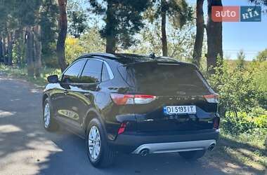 Внедорожник / Кроссовер Ford Kuga 2021 в 