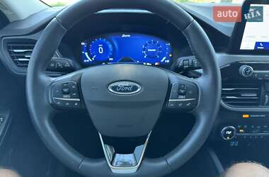 Внедорожник / Кроссовер Ford Kuga 2021 в 