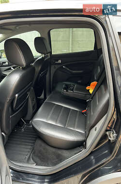 Позашляховик / Кросовер Ford Kuga 2011 в 