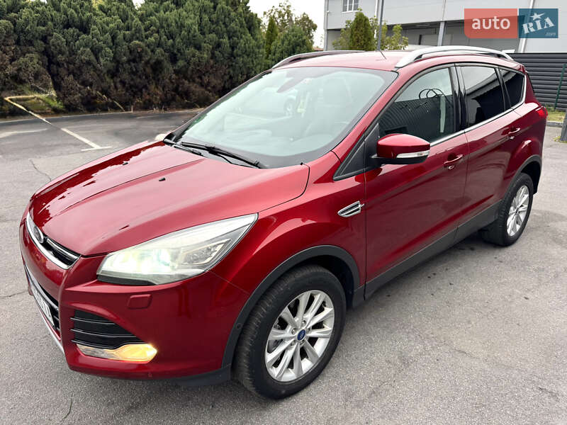 Внедорожник / Кроссовер Ford Kuga 2015 в 