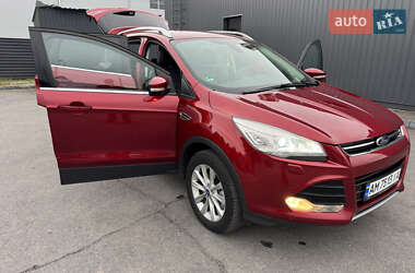 Внедорожник / Кроссовер Ford Kuga 2015 в 
