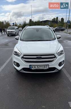 Внедорожник / Кроссовер Ford Kuga 2019 в Киеве