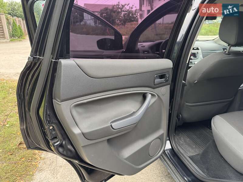 Внедорожник / Кроссовер Ford Kuga 2010 в Киеве