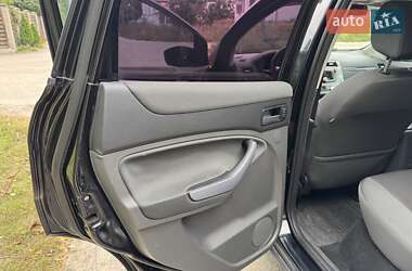 Внедорожник / Кроссовер Ford Kuga 2010 в 