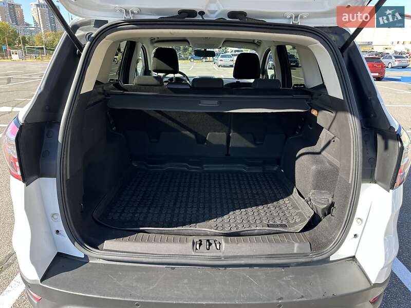 Внедорожник / Кроссовер Ford Kuga 2016 в Киеве