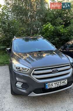 Внедорожник / Кроссовер Ford Kuga 2017 в Ирпене