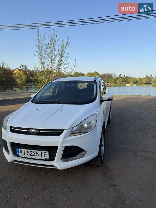Внедорожник / Кроссовер Ford Kuga 2013 в 