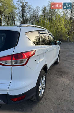 Внедорожник / Кроссовер Ford Kuga 2013 в 