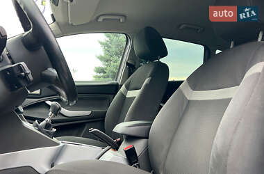 Внедорожник / Кроссовер Ford Kuga 2012 в 