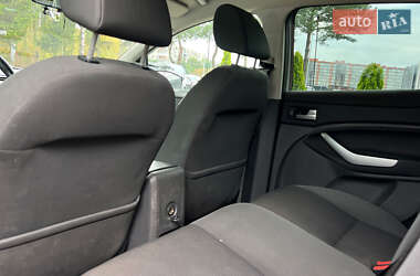 Внедорожник / Кроссовер Ford Kuga 2012 в 