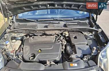 Внедорожник / Кроссовер Ford Kuga 2011 в 