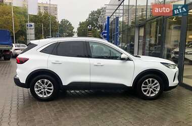 Внедорожник / Кроссовер Ford Kuga 2024 в 