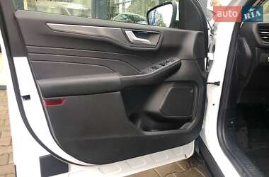 Внедорожник / Кроссовер Ford Kuga 2024 в 