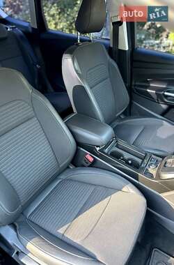 Внедорожник / Кроссовер Ford Kuga 2019 в 