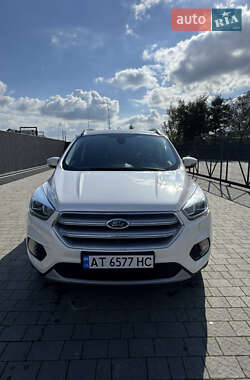 Позашляховик / Кросовер Ford Kuga 2019 в Львові