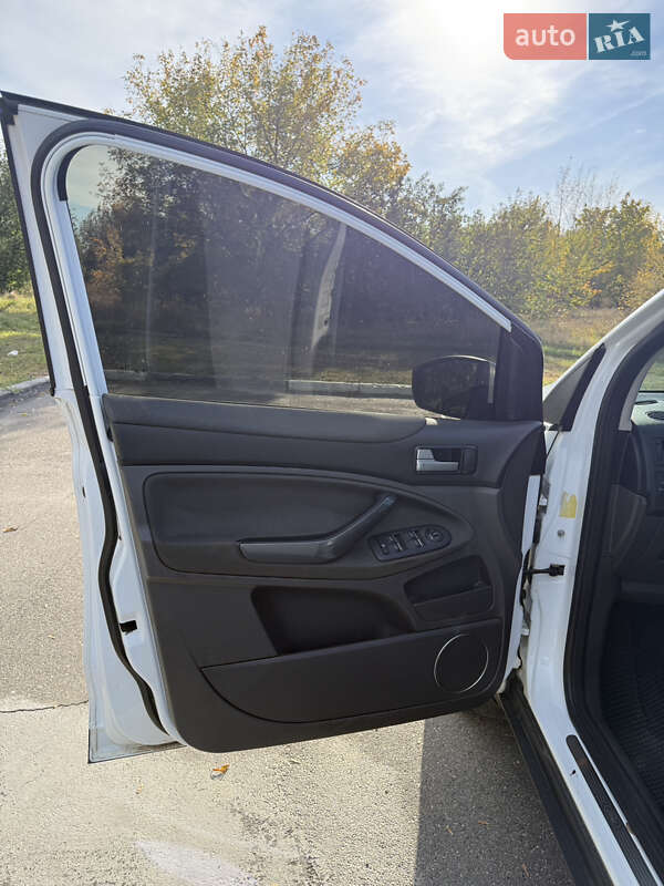Внедорожник / Кроссовер Ford Kuga 2011 в Харькове