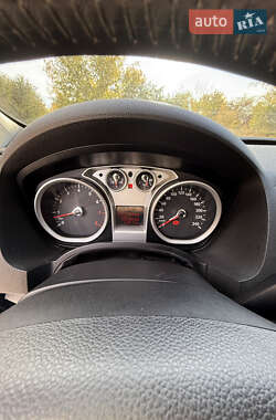 Внедорожник / Кроссовер Ford Kuga 2011 в 