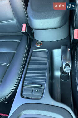 Внедорожник / Кроссовер Ford Kuga 2011 в 