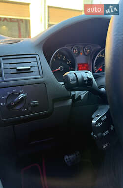 Внедорожник / Кроссовер Ford Kuga 2011 в 