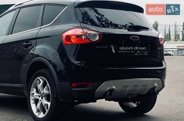 Внедорожник / Кроссовер Ford Kuga 2009 в 