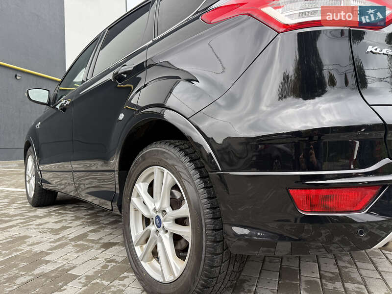 Внедорожник / Кроссовер Ford Kuga 2016 в Кременце