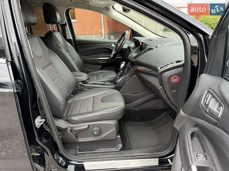 Внедорожник / Кроссовер Ford Kuga 2016 в Кременце