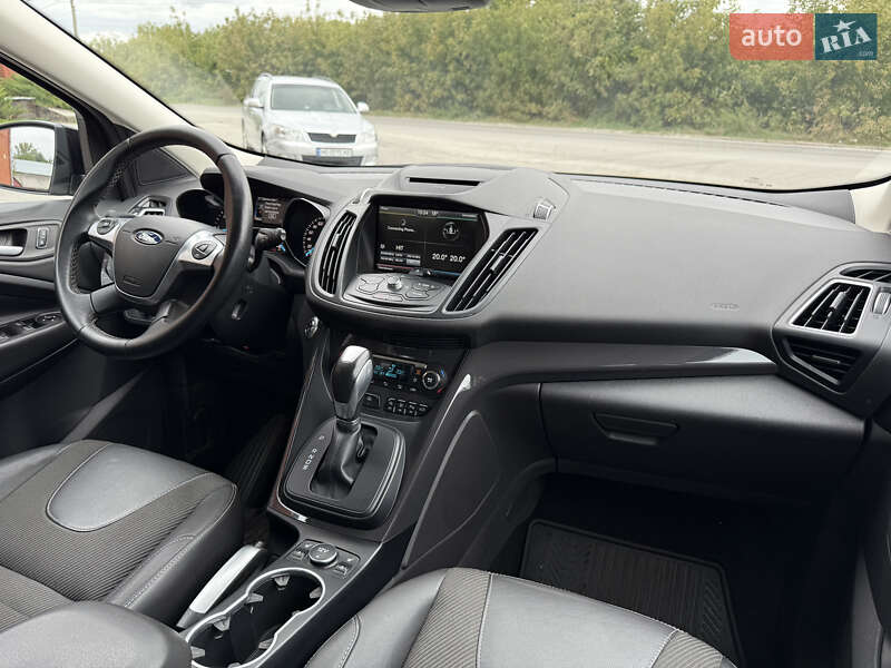 Внедорожник / Кроссовер Ford Kuga 2016 в Кременце