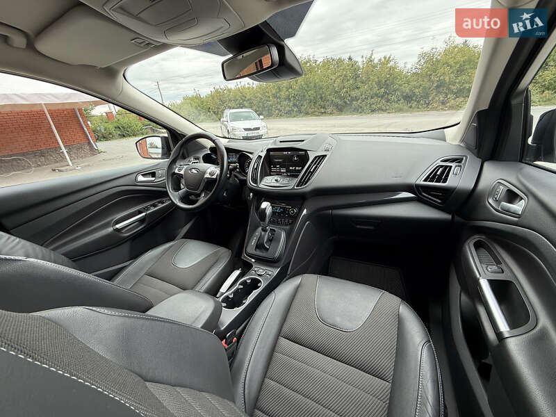 Внедорожник / Кроссовер Ford Kuga 2016 в Кременце