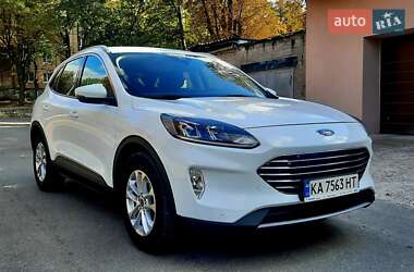 Внедорожник / Кроссовер Ford Kuga 2021 в Харькове