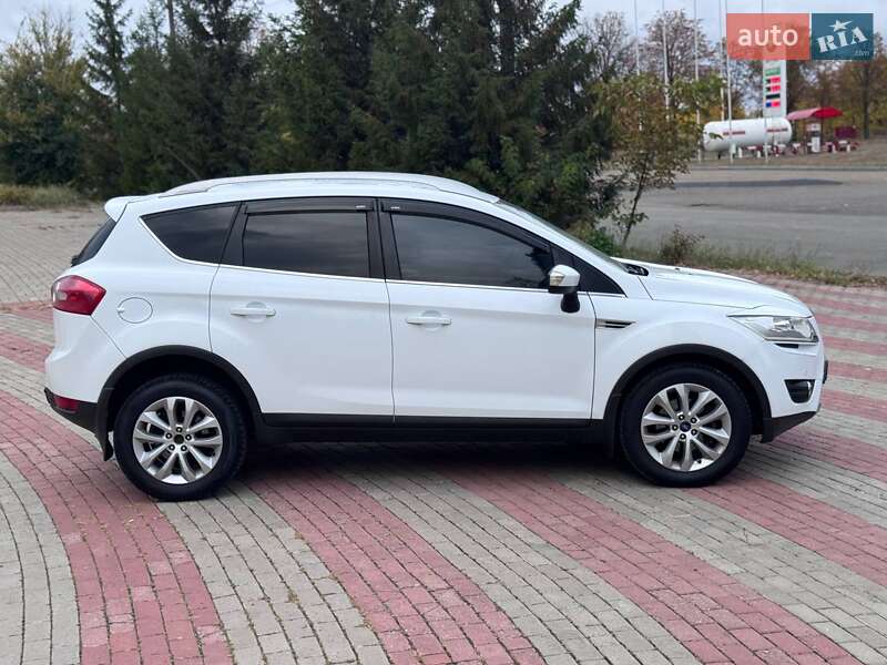 Внедорожник / Кроссовер Ford Kuga 2012 в Запорожье