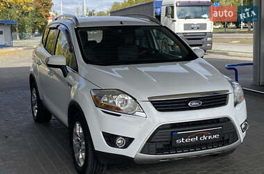 Внедорожник / Кроссовер Ford Kuga 2010 в 