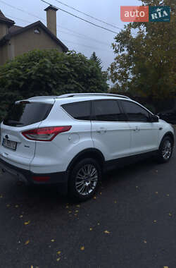 Позашляховик / Кросовер Ford Kuga 2013 в  фото 11 Позашляховик / Кросовер Ford Kuga 2013 в