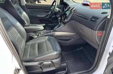 Позашляховик / Кросовер Ford Kuga 2011 в 