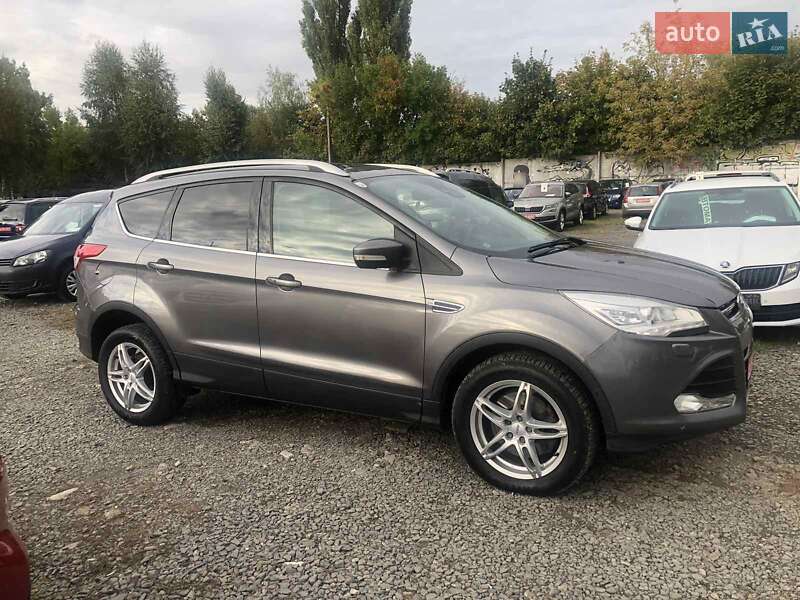 Позашляховик / Кросовер Ford Kuga 2013 в  фото Позашляховик / Кросовер Ford Kuga 2013 в