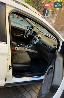 Позашляховик / Кросовер Ford Kuga 2010 в  фото 5 Позашляховик / Кросовер Ford Kuga 2010 в