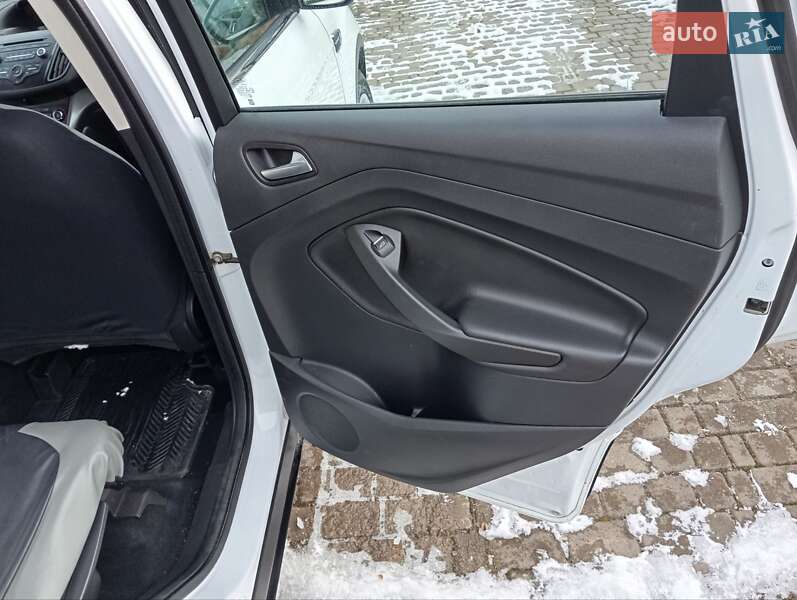 Внедорожник / Кроссовер Ford Kuga 2017 в Моршине