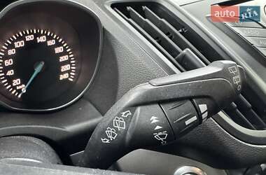 Внедорожник / Кроссовер Ford Kuga 2013 в 