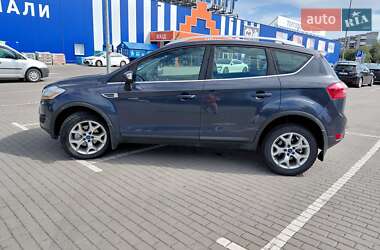 Позашляховик / Кросовер Ford Kuga 2011 в 