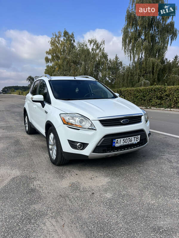 Внедорожник / Кроссовер Ford Kuga 2010 в 