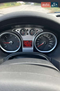 Внедорожник / Кроссовер Ford Kuga 2010 в 