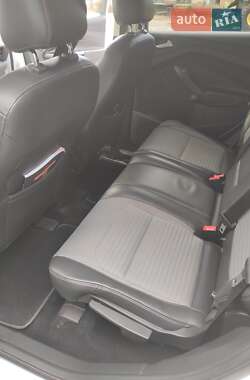 Внедорожник / Кроссовер Ford Kuga 2016 в 