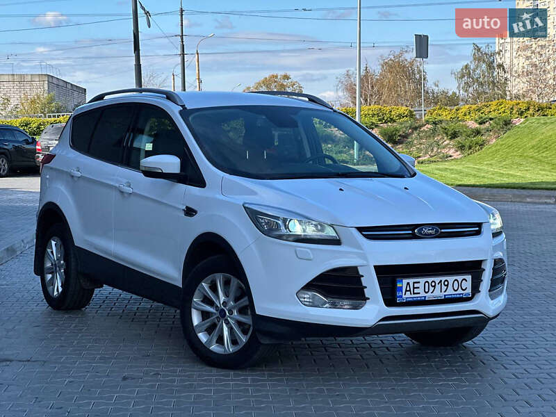 Внедорожник / Кроссовер Ford Kuga 2016 в Днепре