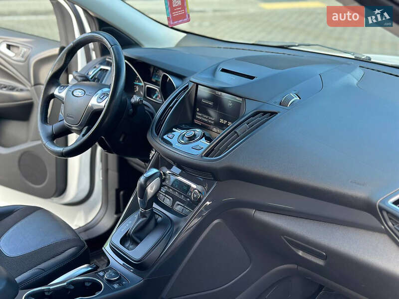 Внедорожник / Кроссовер Ford Kuga 2016 в Днепре
