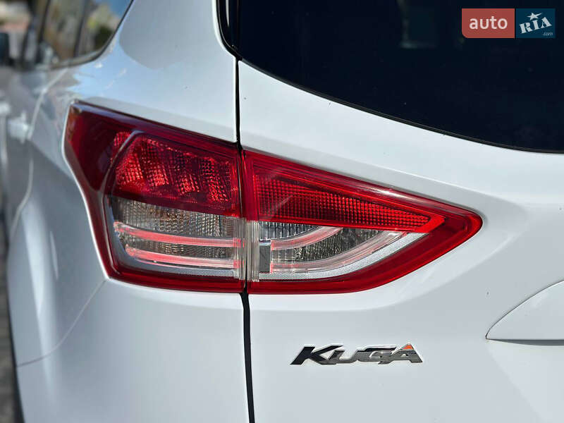 Внедорожник / Кроссовер Ford Kuga 2016 в Днепре