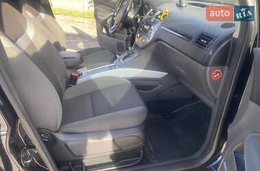Внедорожник / Кроссовер Ford Kuga 2012 в 